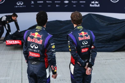 464824711XX00014_Red_Bull_R
