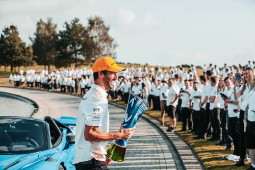 McLaren célèbre son doublé du GP d'Italie 2021 de retour à l'usine