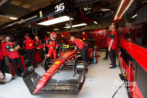 Ferrari et Mercedes ont travaillé sous couvre-feu