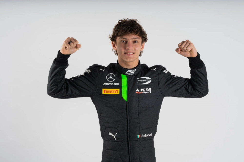Andrea Kimi Antonelli rejoint Mercedes aux côtés de George Russell