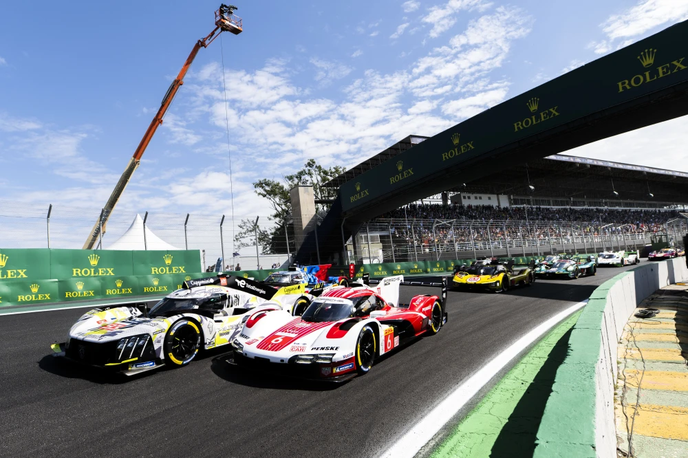 Les Porsche ont tenté de mettre la pression aux Cadillac en début de course. En vain.