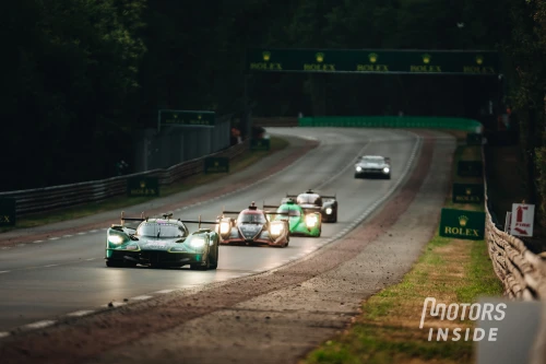 Le V12 de l'Aston Martin a fait vibrer le public.