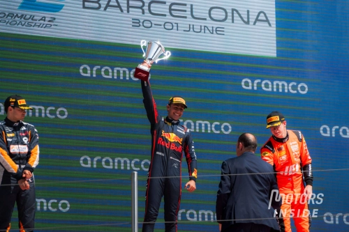 Première victoire en course principale pour Lindblad à Barcelone.