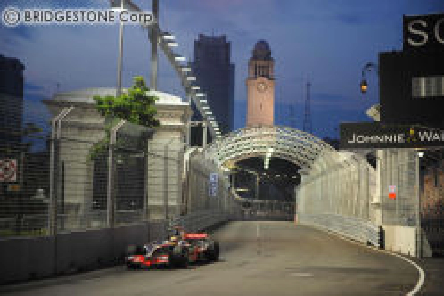 Course : A Singapour, Renault reprend de l&rsquo;espoir mais c&rsquo;est Hamilton qui brille…