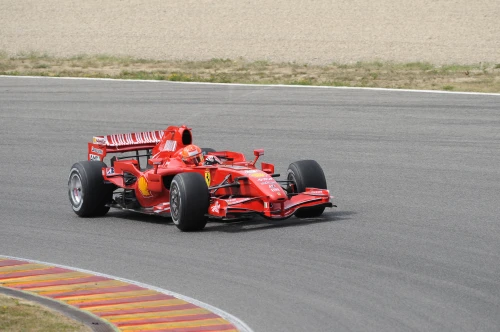 Michael Schumacher en essais au Mugello sur une F2007