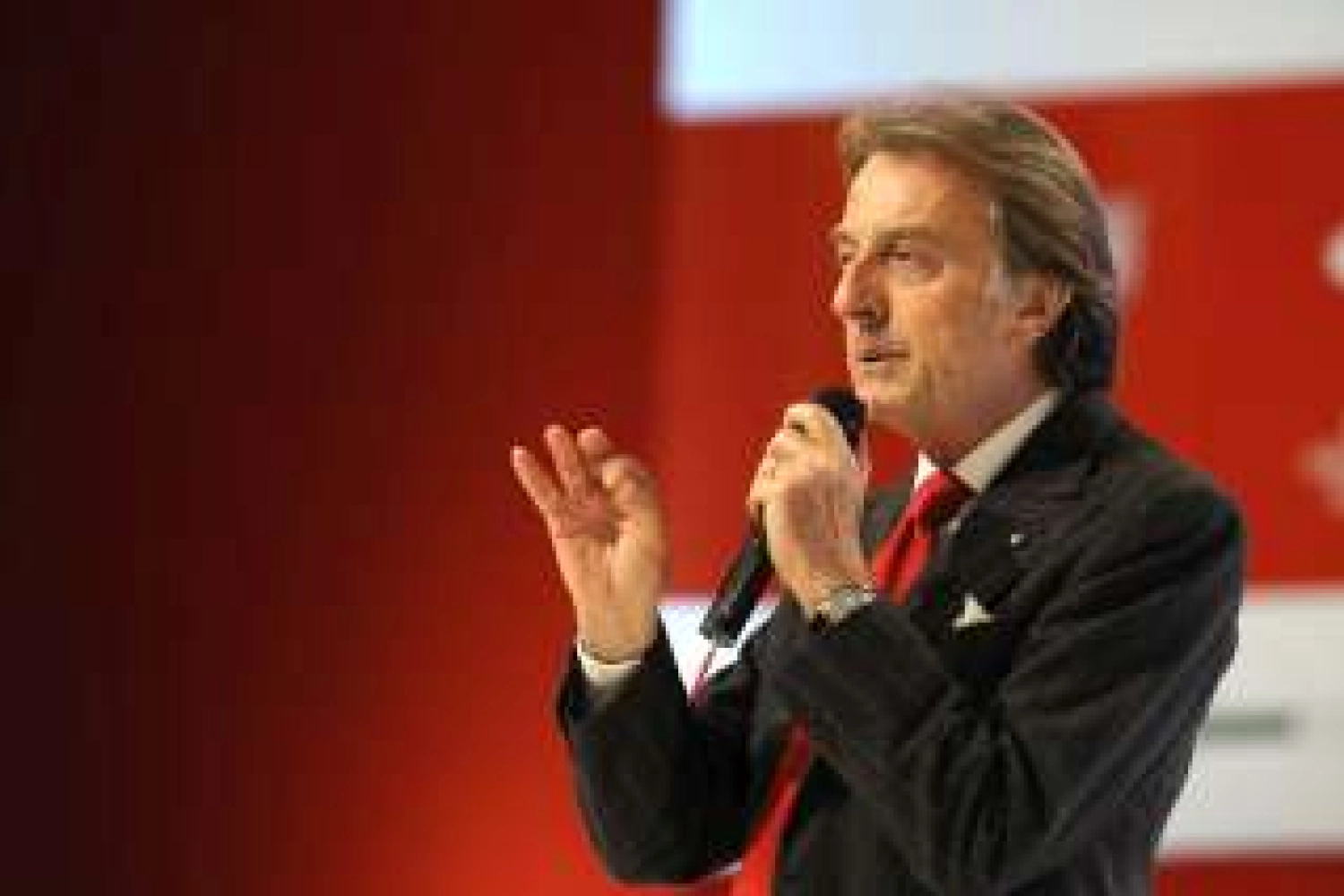 Règlement 2014 : "Pas de la F1" pour Di Montezemolo, "Pas acceptable" pour Ecclestone