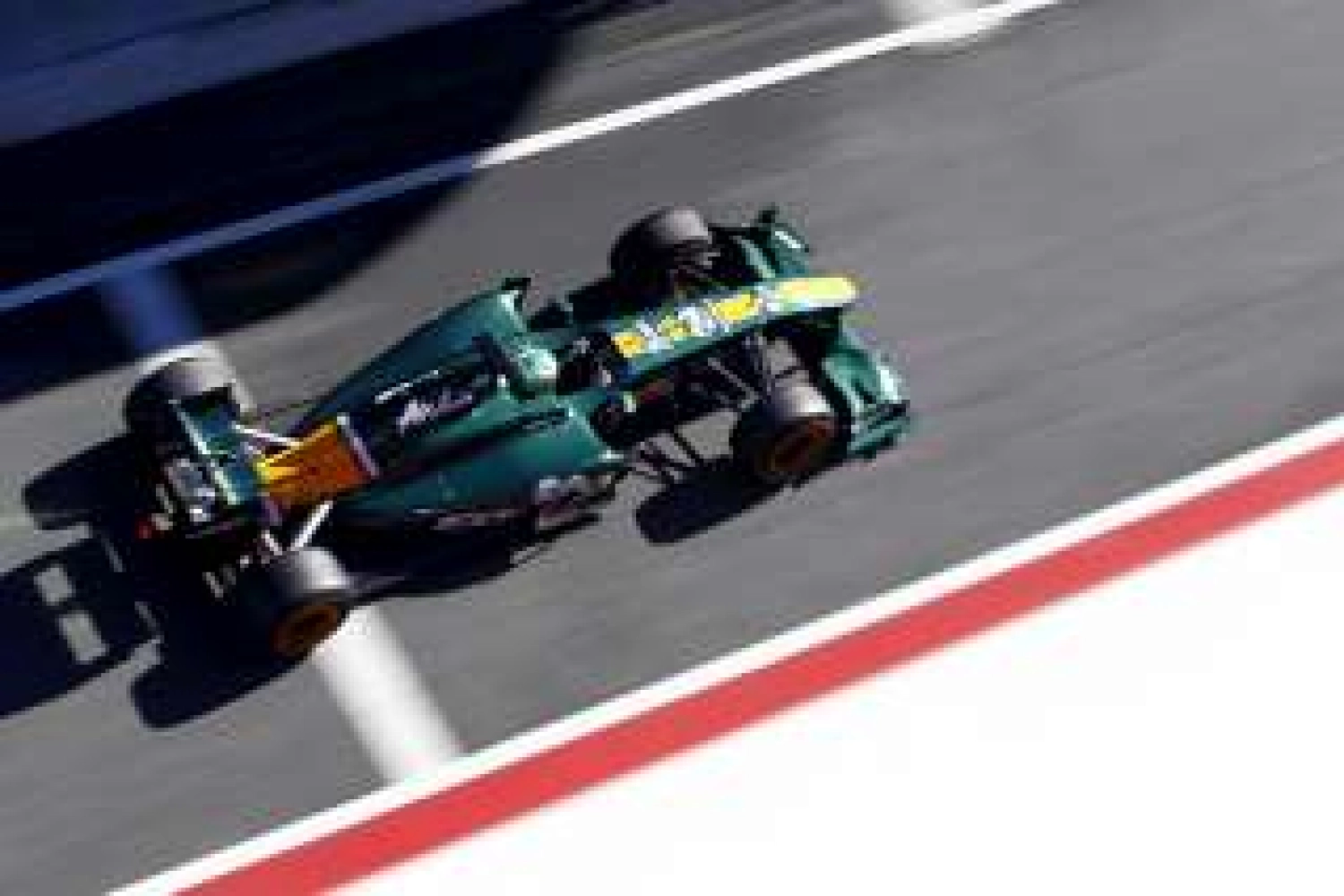 La dispute avec Group Lotus empêche Team Lotus de trouver des sponsors