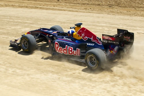 Tom Cruise au volant de la Red-Bull F1 à Austin (USA)