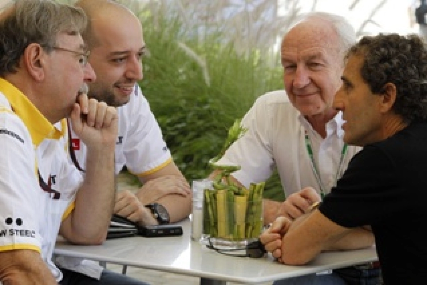 Alain Prost pourrait réaliser les premiers essais du V6 Renault