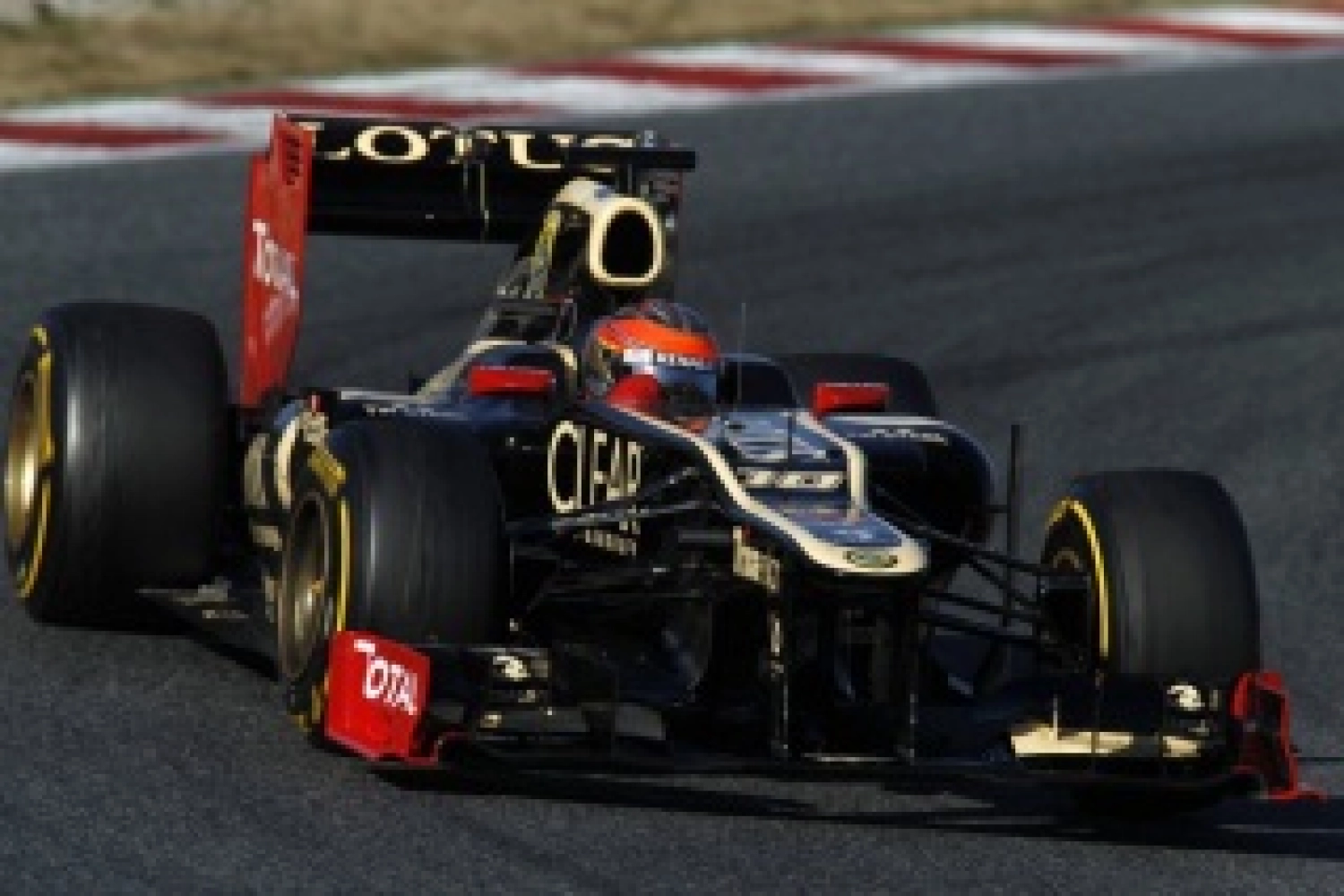 Vendredi : Lotus revient dans le coup malgré des problèmes de KERS