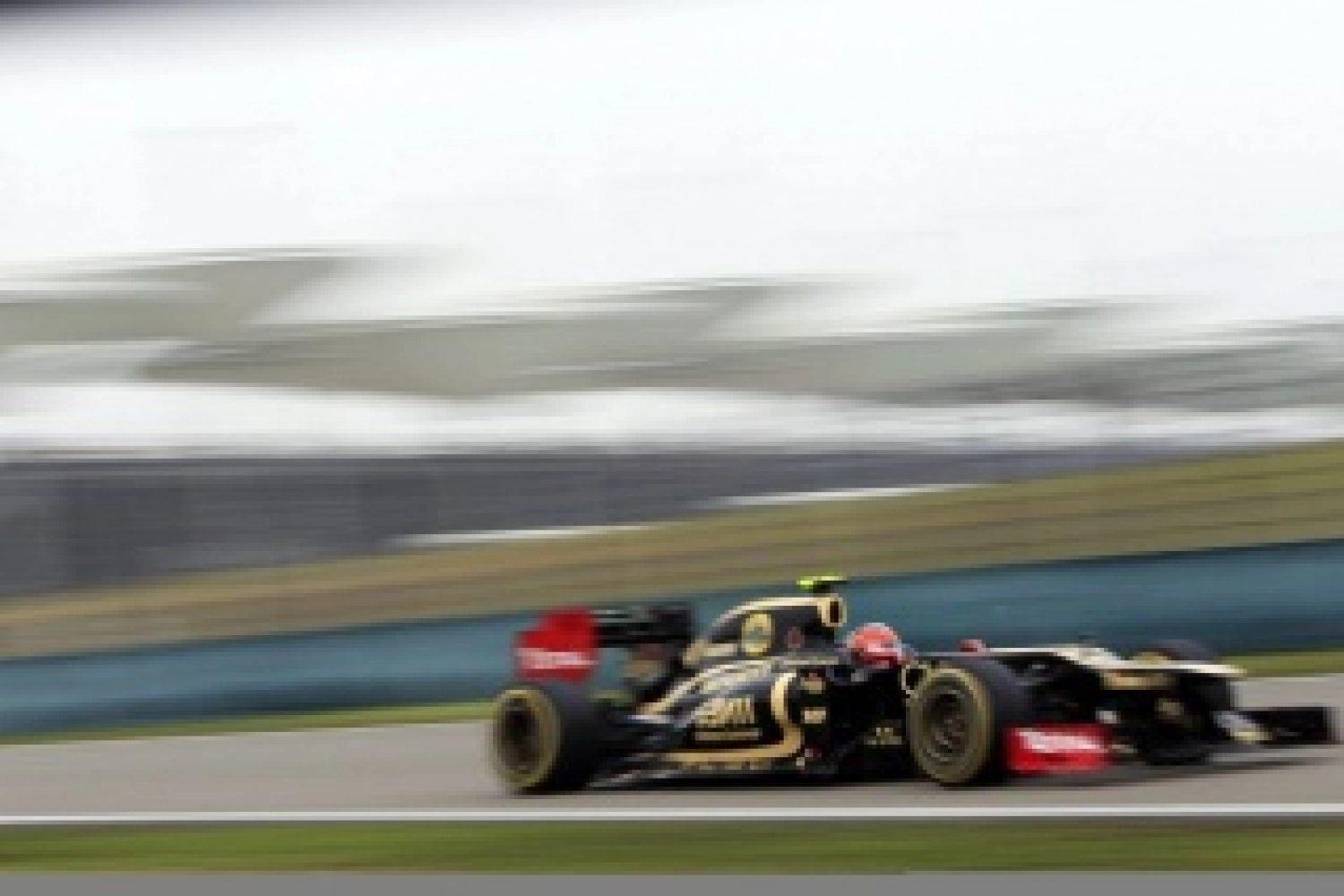 Raikkonen adepte des podiums à Bahrein, Grosjean veut des points