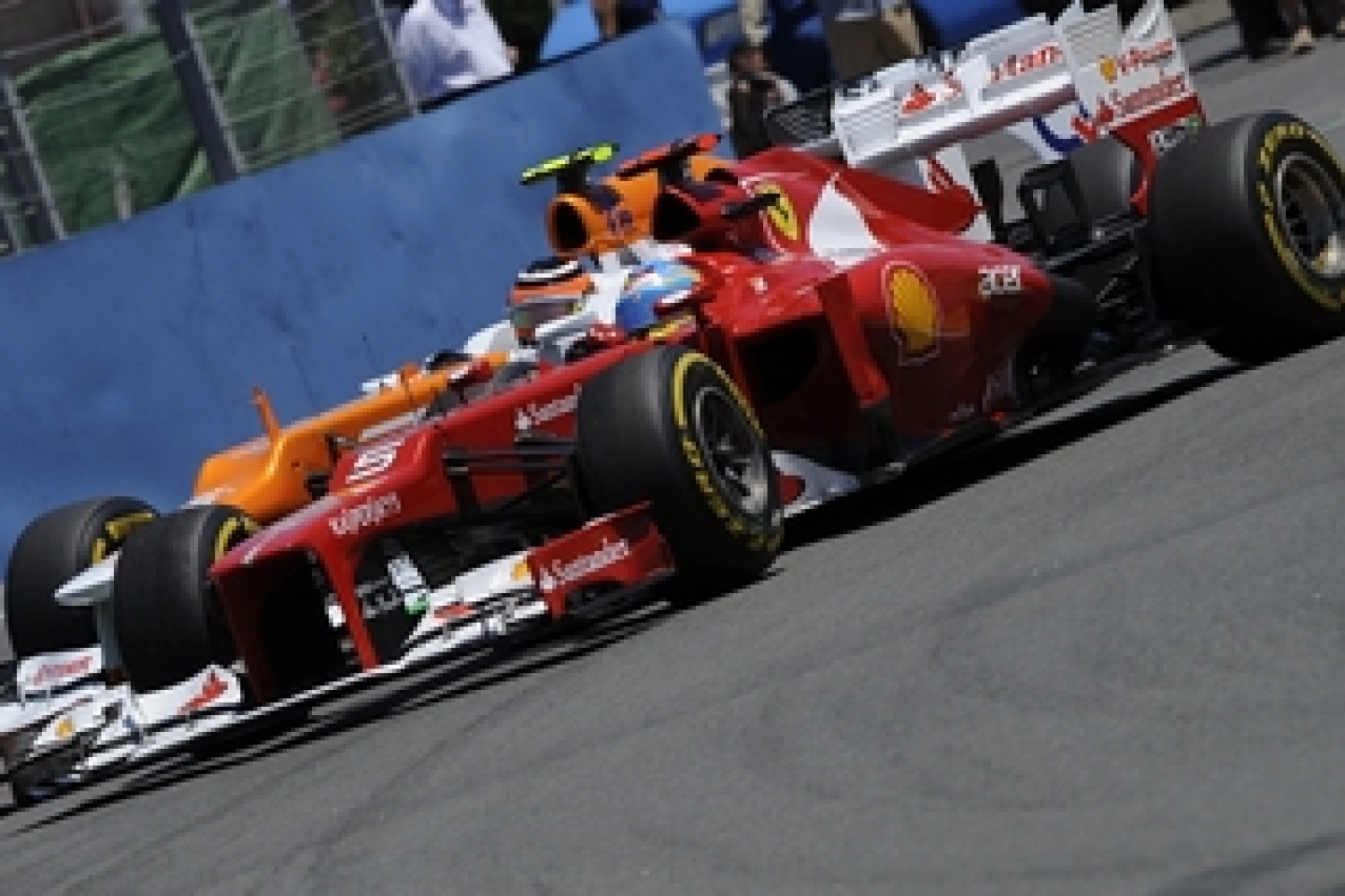 Dimanche : Alonso offre la victoire à Ferrari et à ses fans