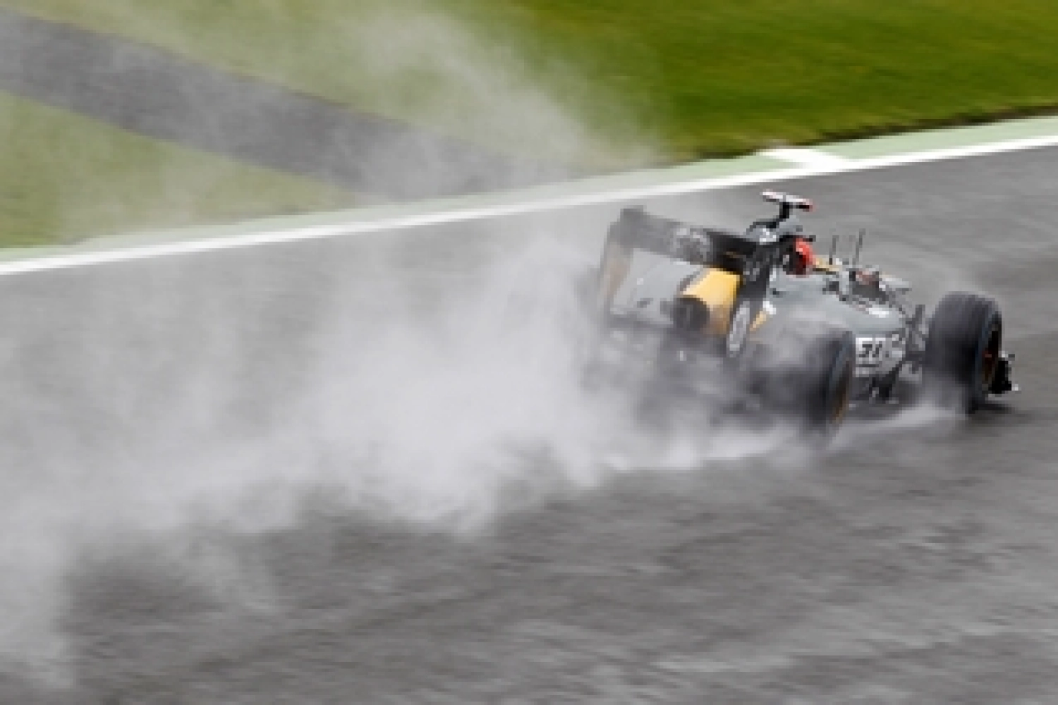Vendredi : Caterham bloquée par la pluie