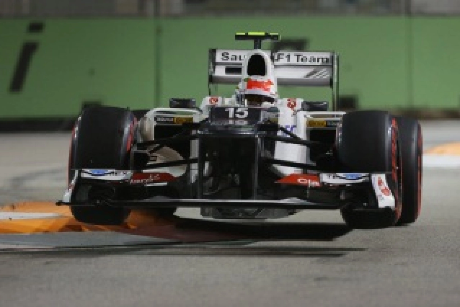 Dimanche : Sauber ni dans le rythme, ni chanceuse