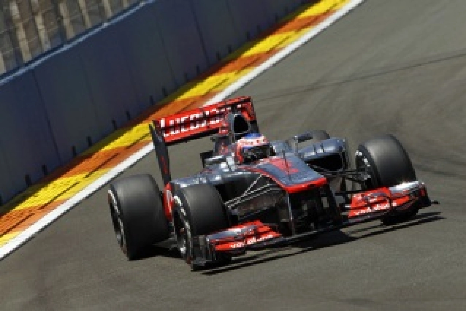 Samedi : Button signe sa première pole pour McLaren