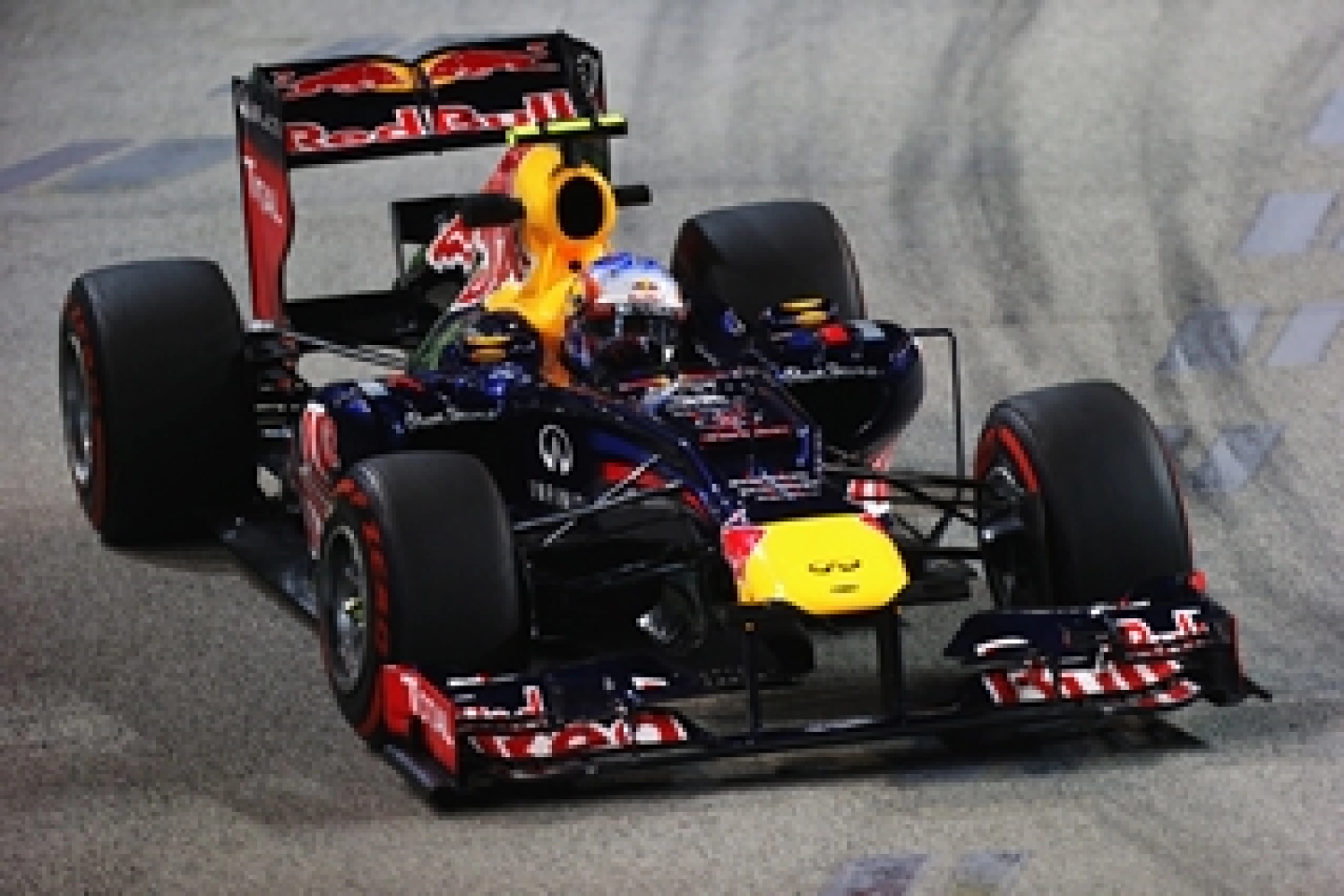 Vendredi : Les Red Bull se comportent bien avec tous les pneus