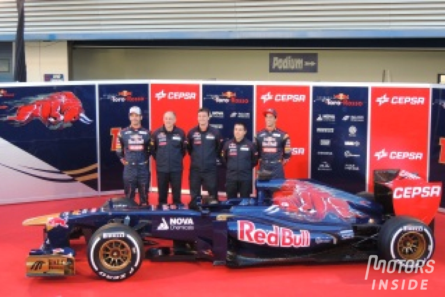 La Scuderia Toro Rosso dégaine la STR8 à Jerez