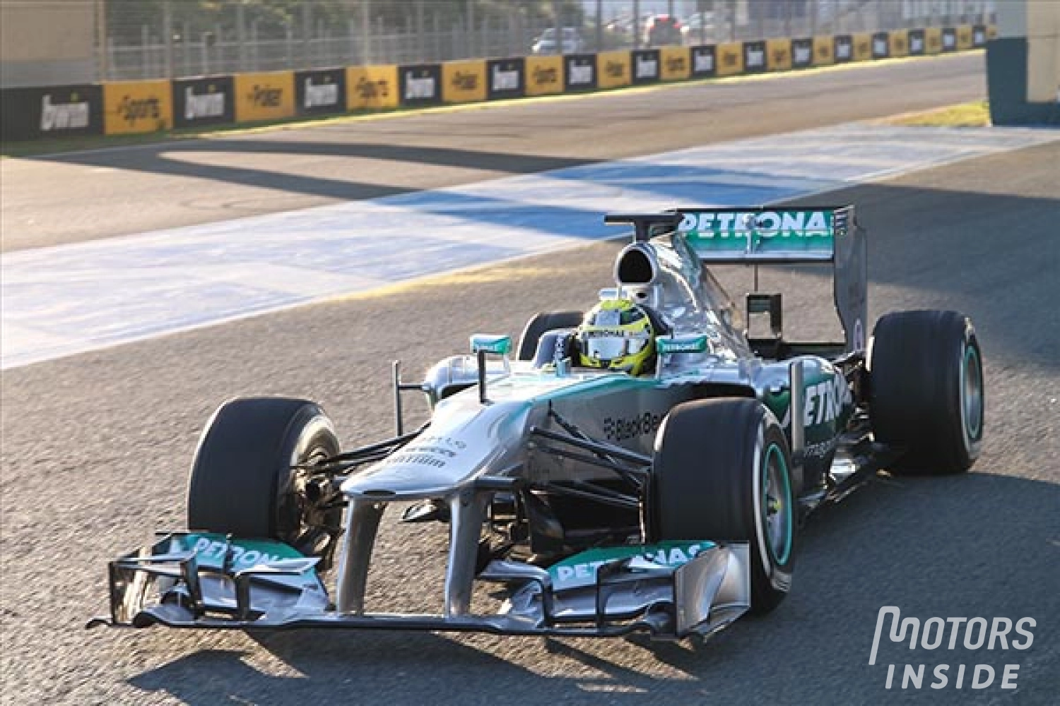 Rosberg : Mercedes doit progresser en 2013