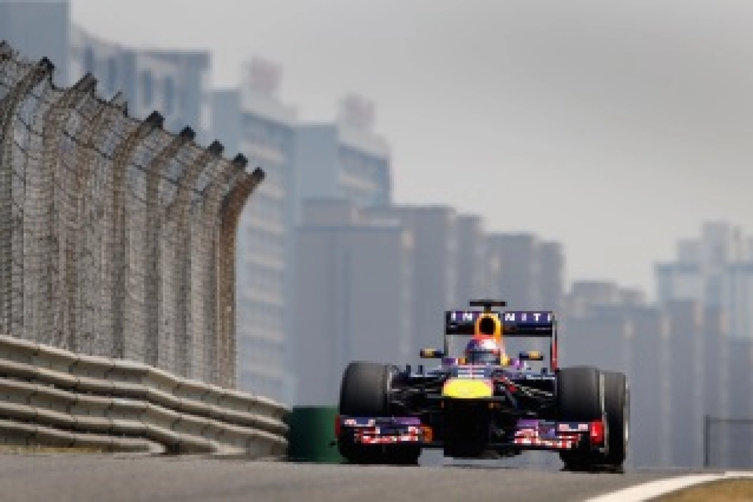 Espagne – Essais Libres 2 : Vettel prend les commandes d&rsquo;un souffle