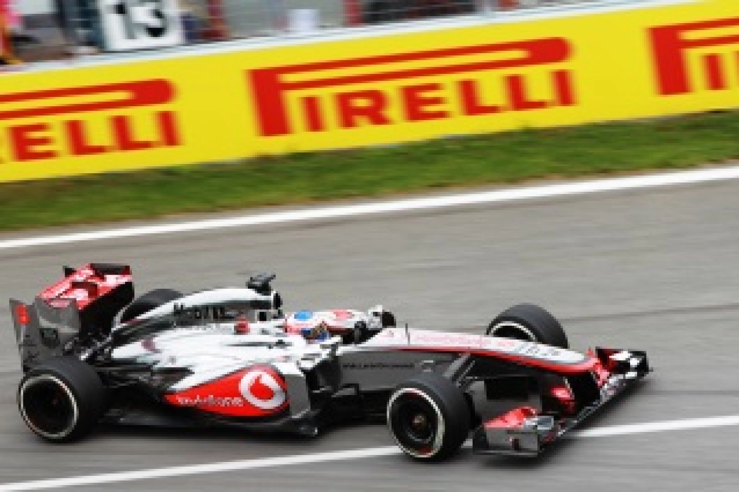Vendredi : McLaren veut se battre avec les équipes devant elle