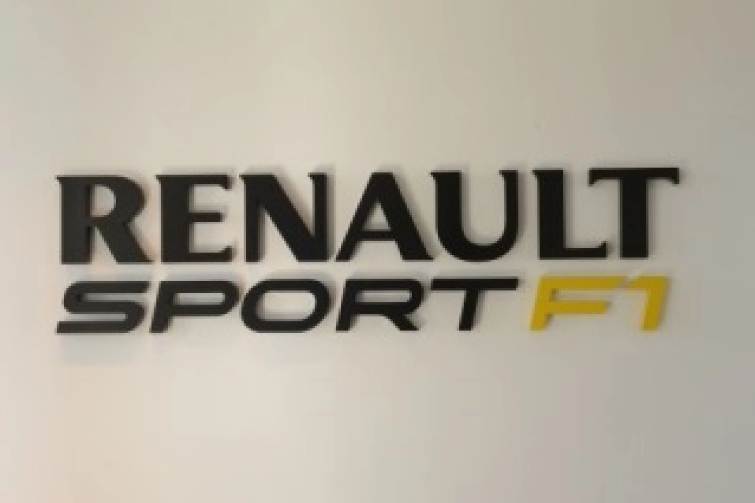 Renault : La fiabilité source de préoccupation pour la fin de saison