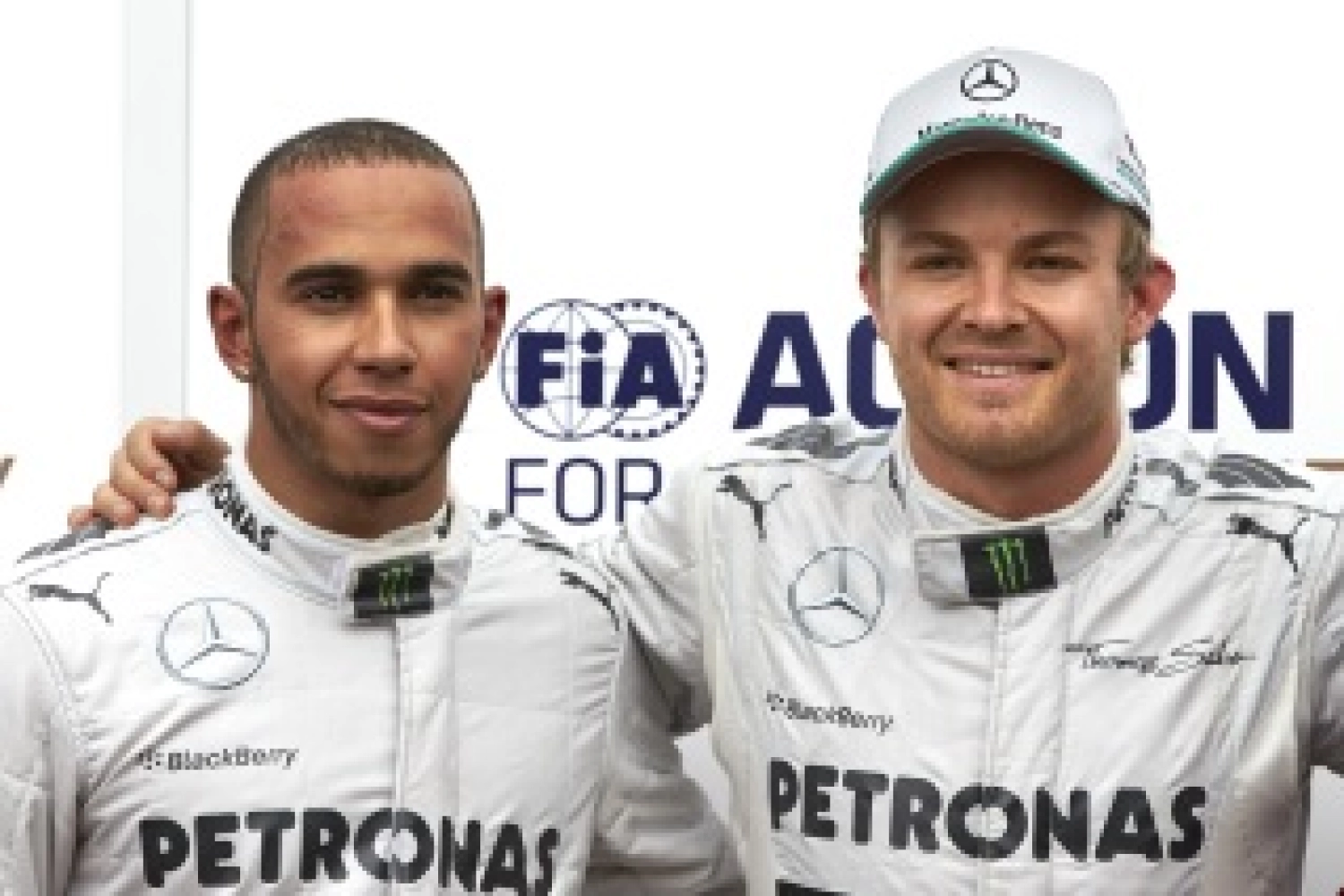 Vettel encense le duo Hamilton / Rosberg
