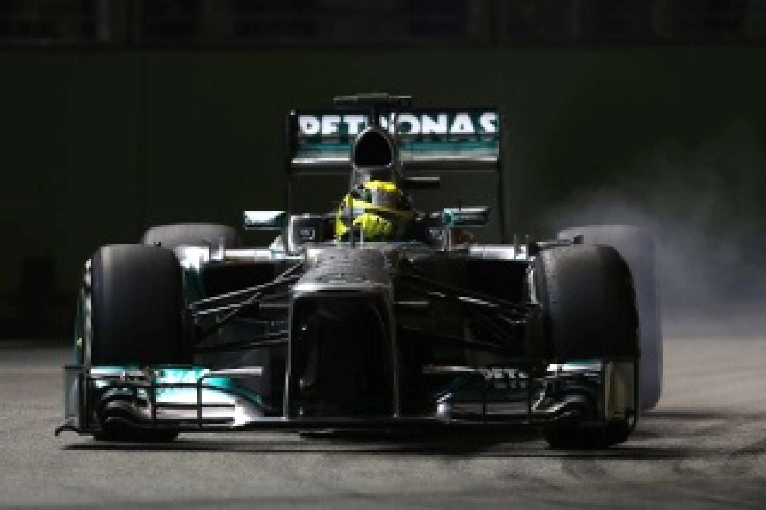 Dimanche : Mercedes tente de rattraper son retard sur Ferrari