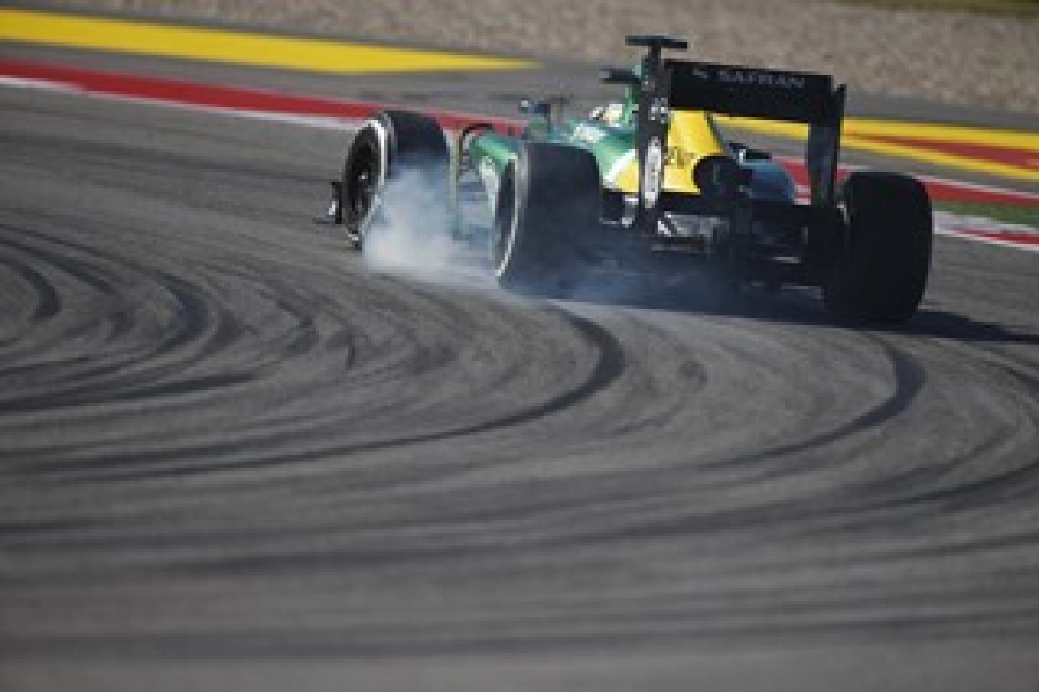 Dimanche : les pilotes Caterham encore en difficulté