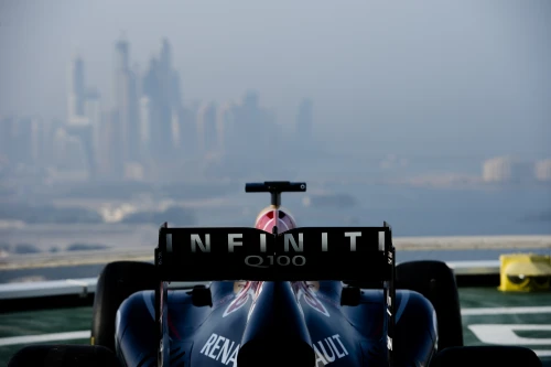 Les donuts de Coulthard sur le toit du Burj Al Arab de Dubaï
