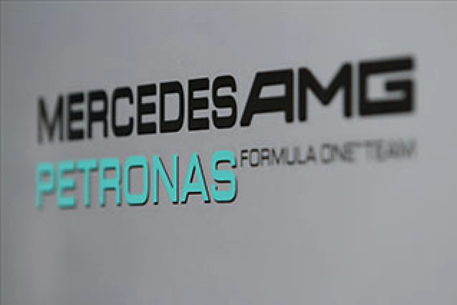 Mercedes : Le crash de Lewis Hamilton met fin à la journée d&rsquo;essais