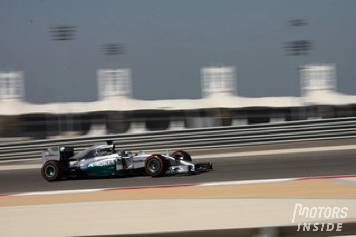 Vendredi : Mercedes et Rosberg restent méfiants