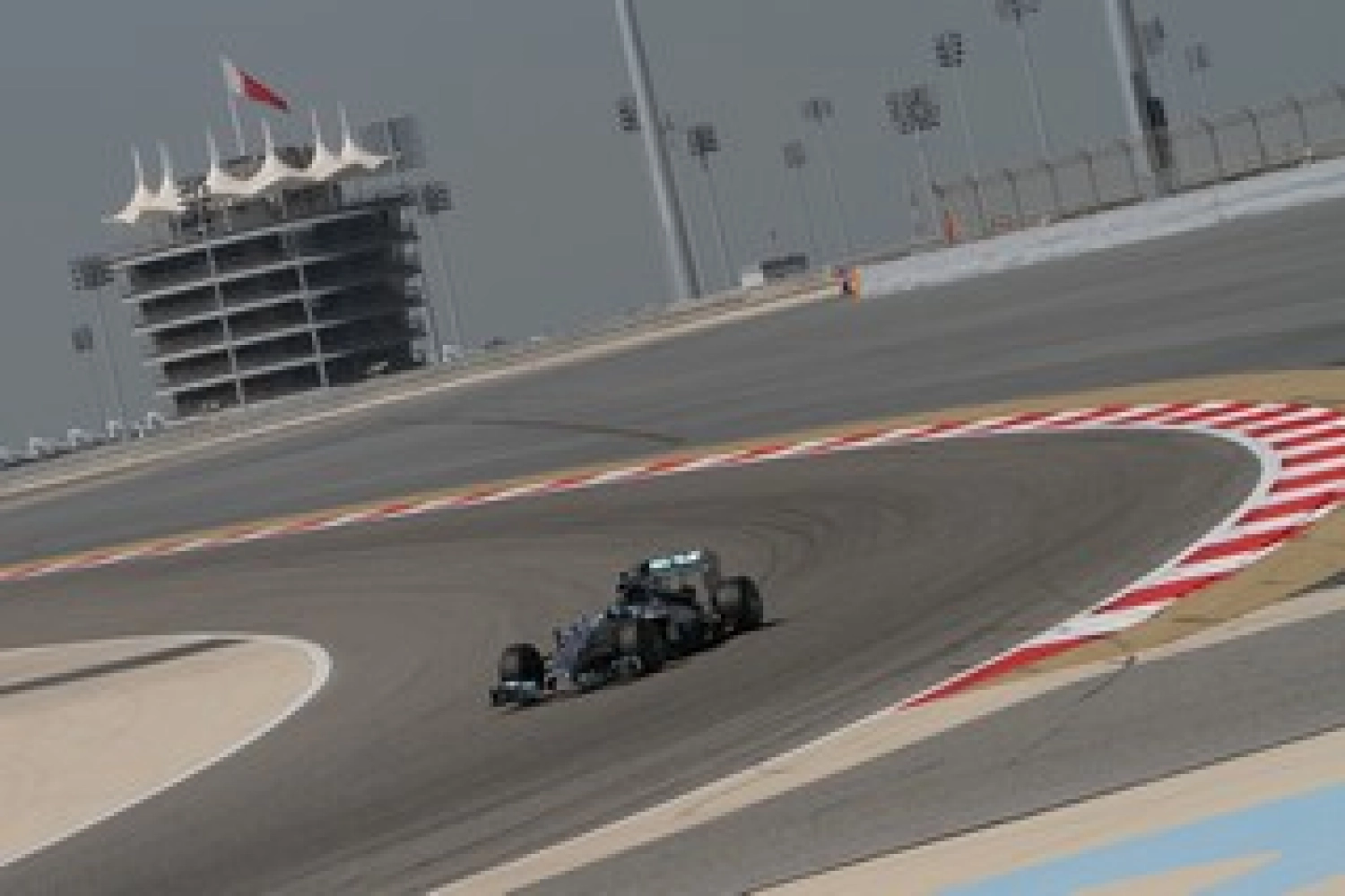 Bahreïn – Essais libres 3 : Hamilton et Mercedes tranquilles, Vettel hors piste