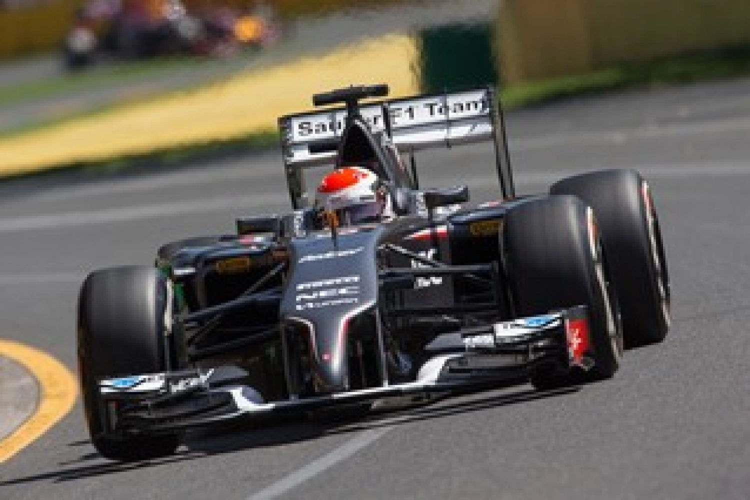 Une Sauber C33 allégée en Espagne