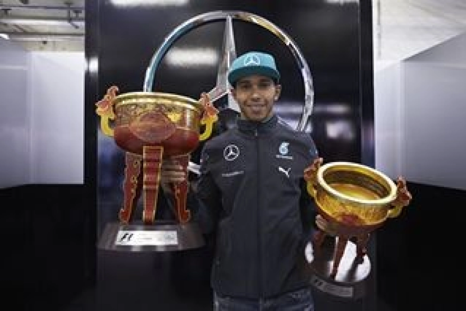 Lewis Hamilton prêt à égaler Ayrton Senna