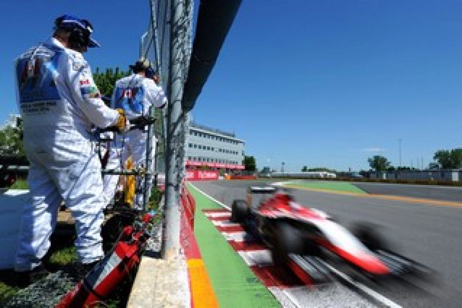 Marussia entame une course contre la montre à Melbourne