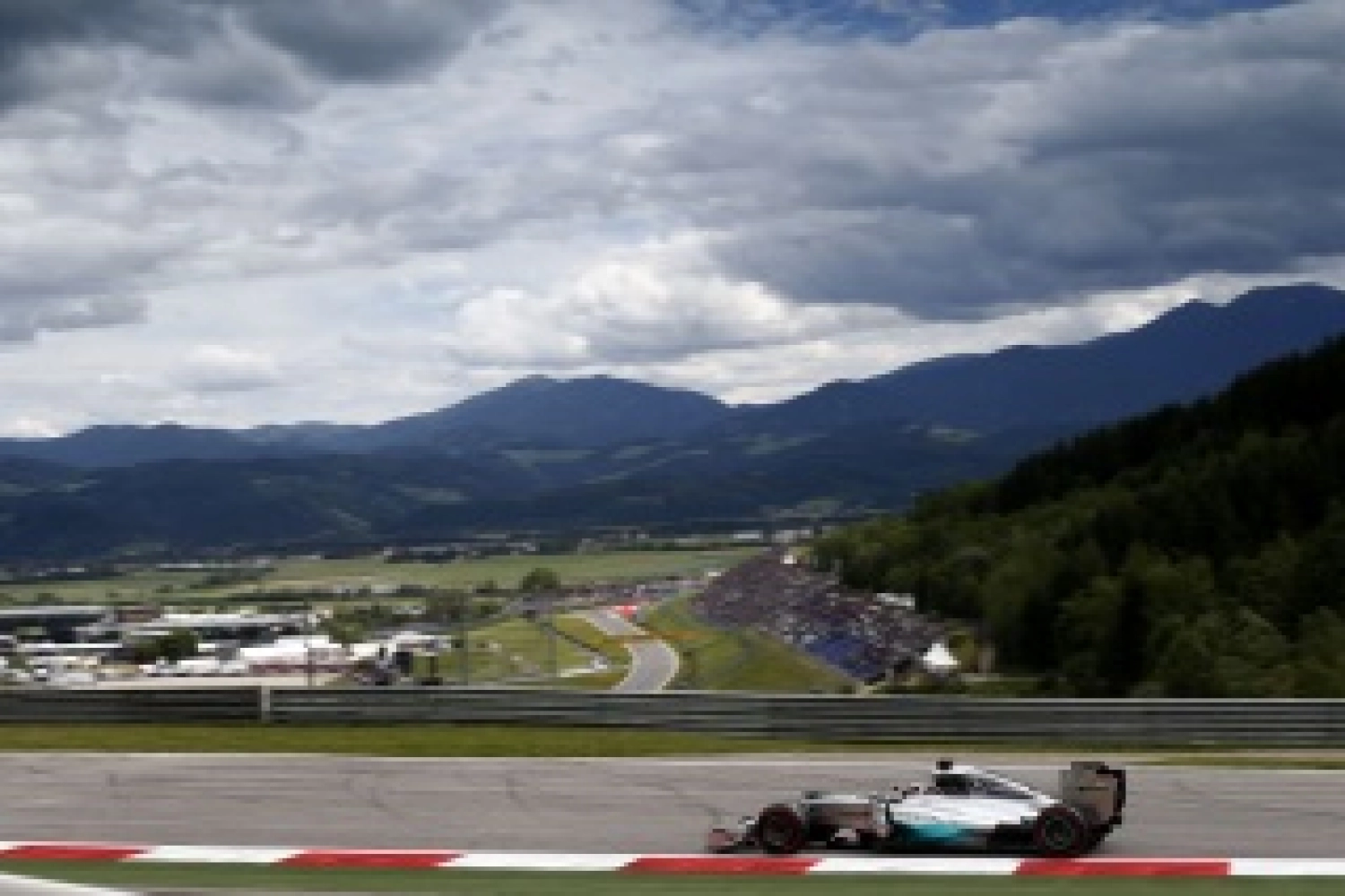 Vendredi : Les Mercedes sur la bonne voie en Autriche