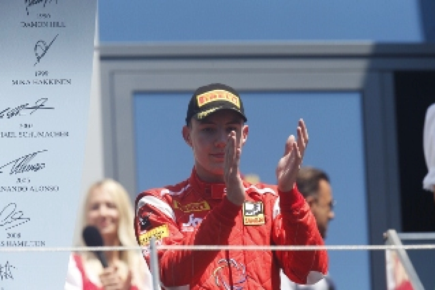 Marciello et Raikkonen au volant de la Ferrari lors des tests d’Abu Dhabi