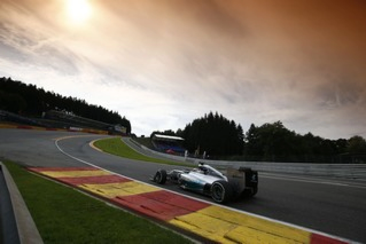 Belgique – Essais libres 1 : Ferrari en challenger de Mercedes, Red Bull en retrait et McLaren dans la détresse