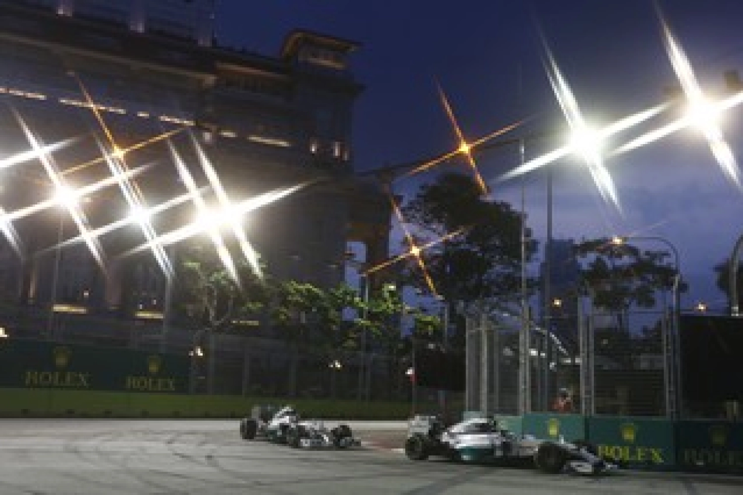 Samedi : Un souffle sépare Hamilton de Rosberg chez Mercedes à Singapour