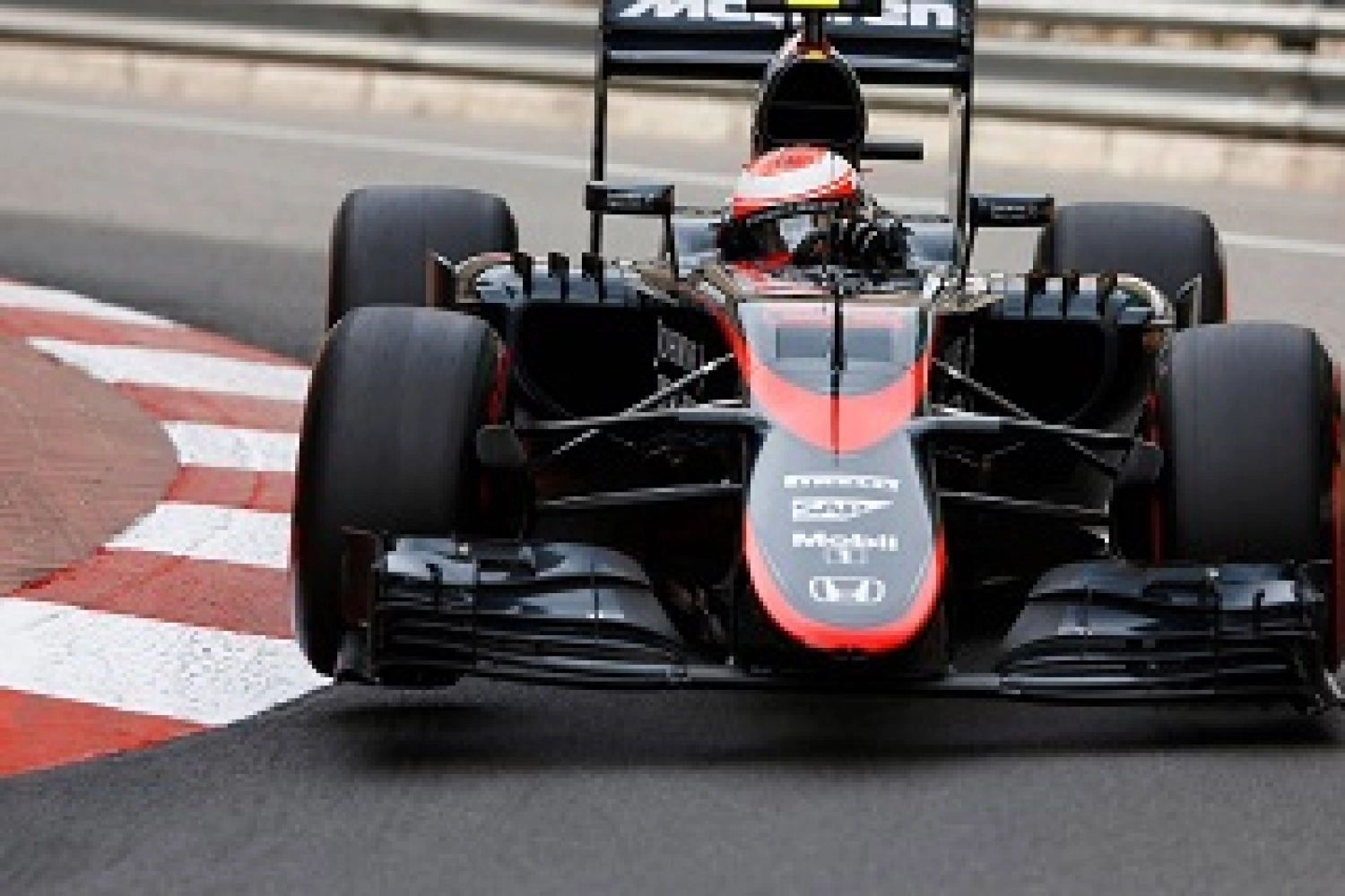 McLaren-Honda : Alonso râleur, Button ravi