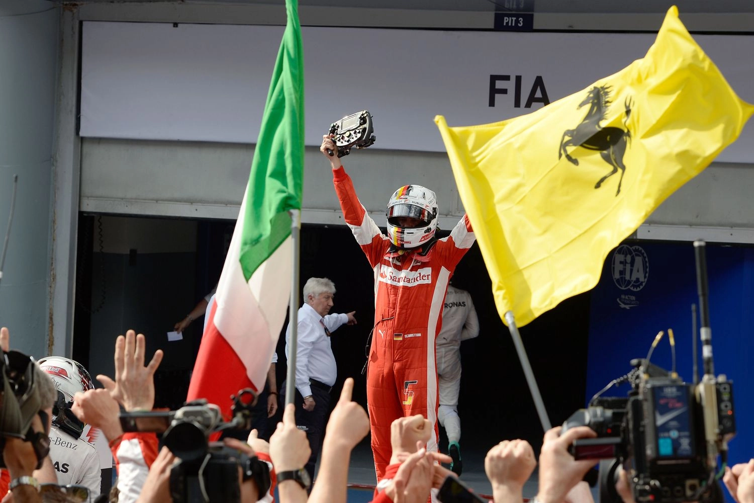 Hongrie – Course : Sebastian Vettel l’emporte devant Daniil Kvyat et Daniel Ricciardo