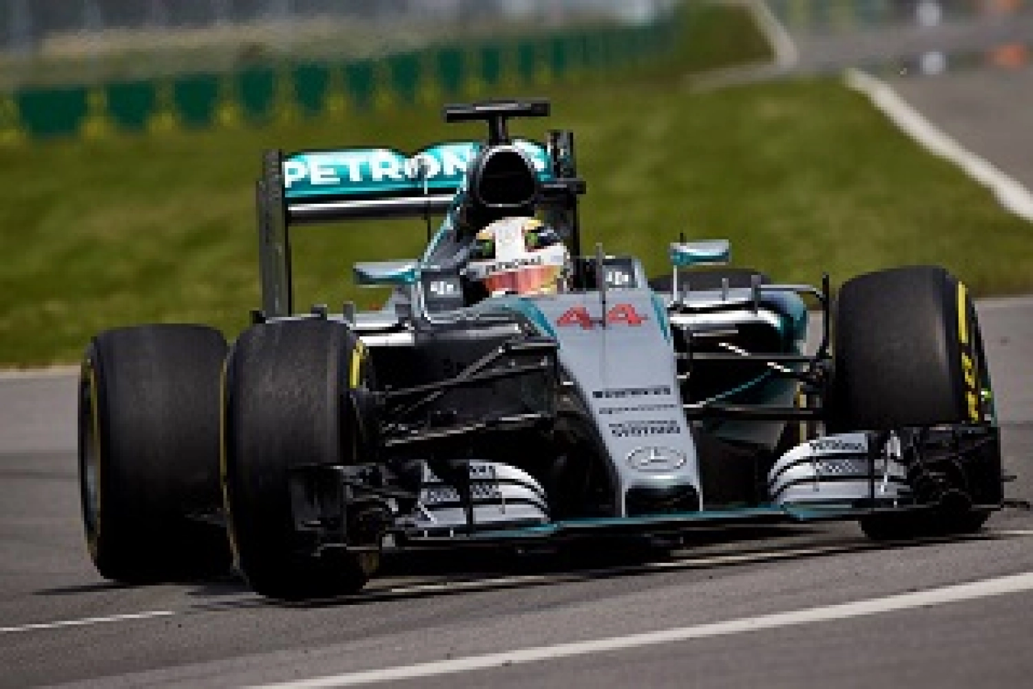 Hongrie – Essais Libres 1 – Hamilton en leader, Perez en tonneau