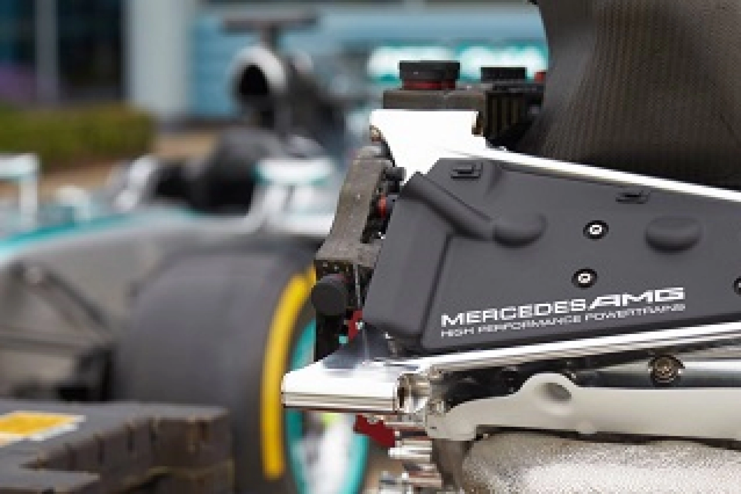 Aston Martin, Cosworth et Zytec invités par la FIA à une réunion sur les moteurs