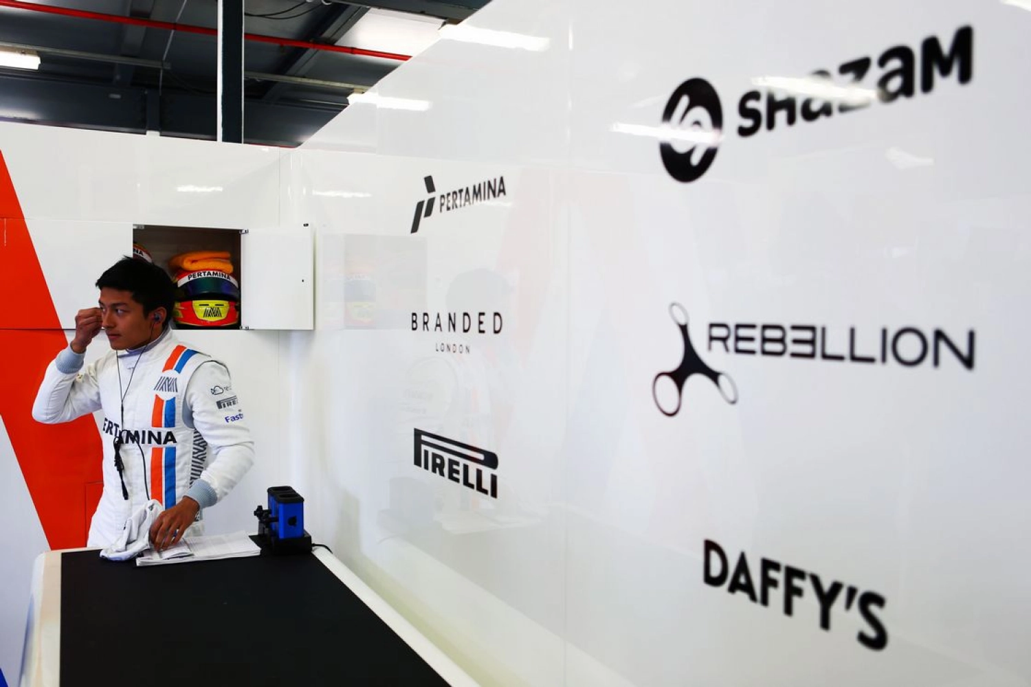 Trois nouveaux sponsors pour Manor