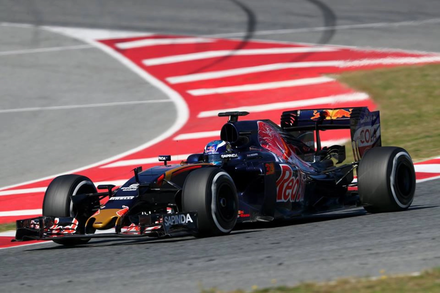 Toro Rosso : Verstappen solide, crevaison pour Sainz
