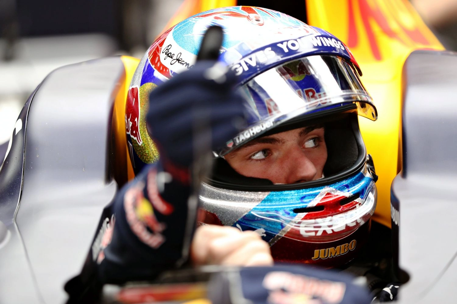 Azerbaïdjan – Essais Libres 1 : Verstappen le plus rapide, Pérez dans le mur !