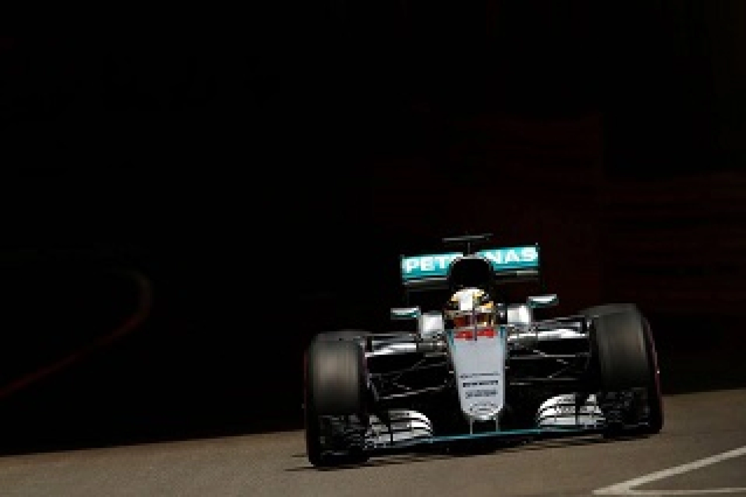 Monaco – Course : Hamilton dame le pion à Ricciardo et tient enfin sa victoire !