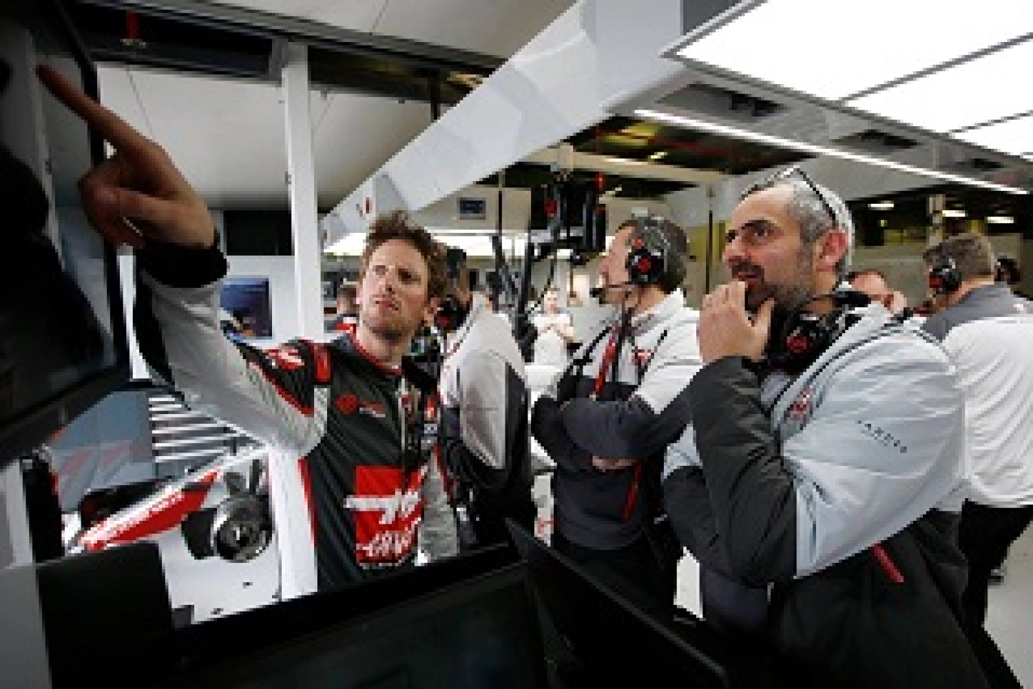 Grosjean : "C&rsquo;est inacceptable d&rsquo;être dernier !"