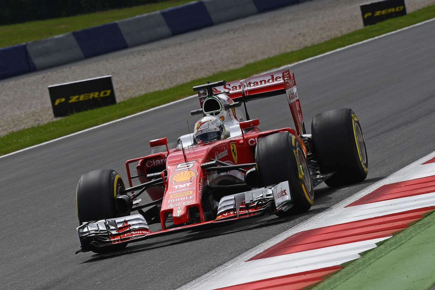 Autriche – Essais libres 3 : les Ferrari devant, Nico Rosberg dans le mur