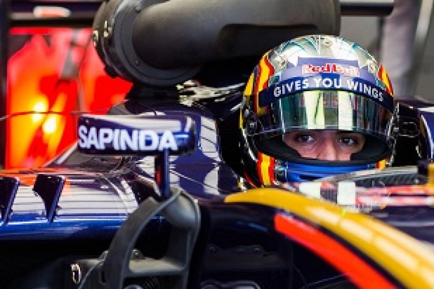 Sainz tient la barre chez Toro Rosso